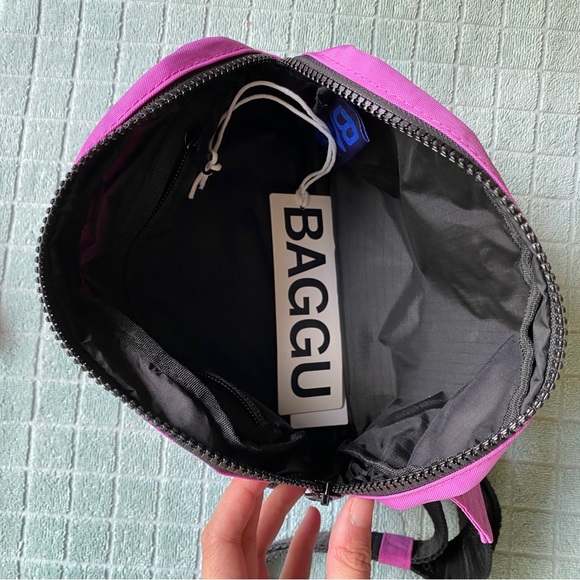 NWT Baggu Fanny Pack - Extra Pink - Picture 3 of 10